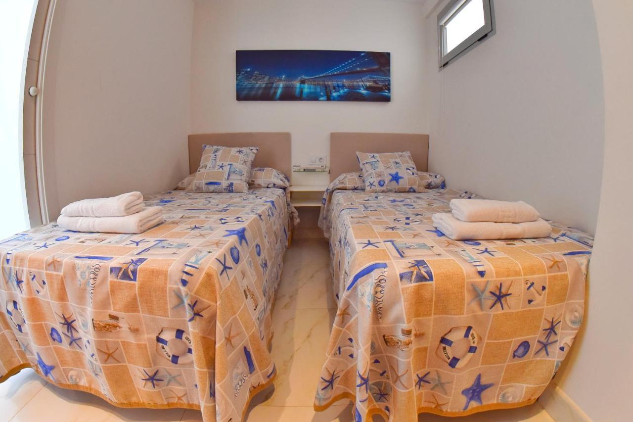 Los Caballos Vip Playa Levante 베니돔 외부 사진