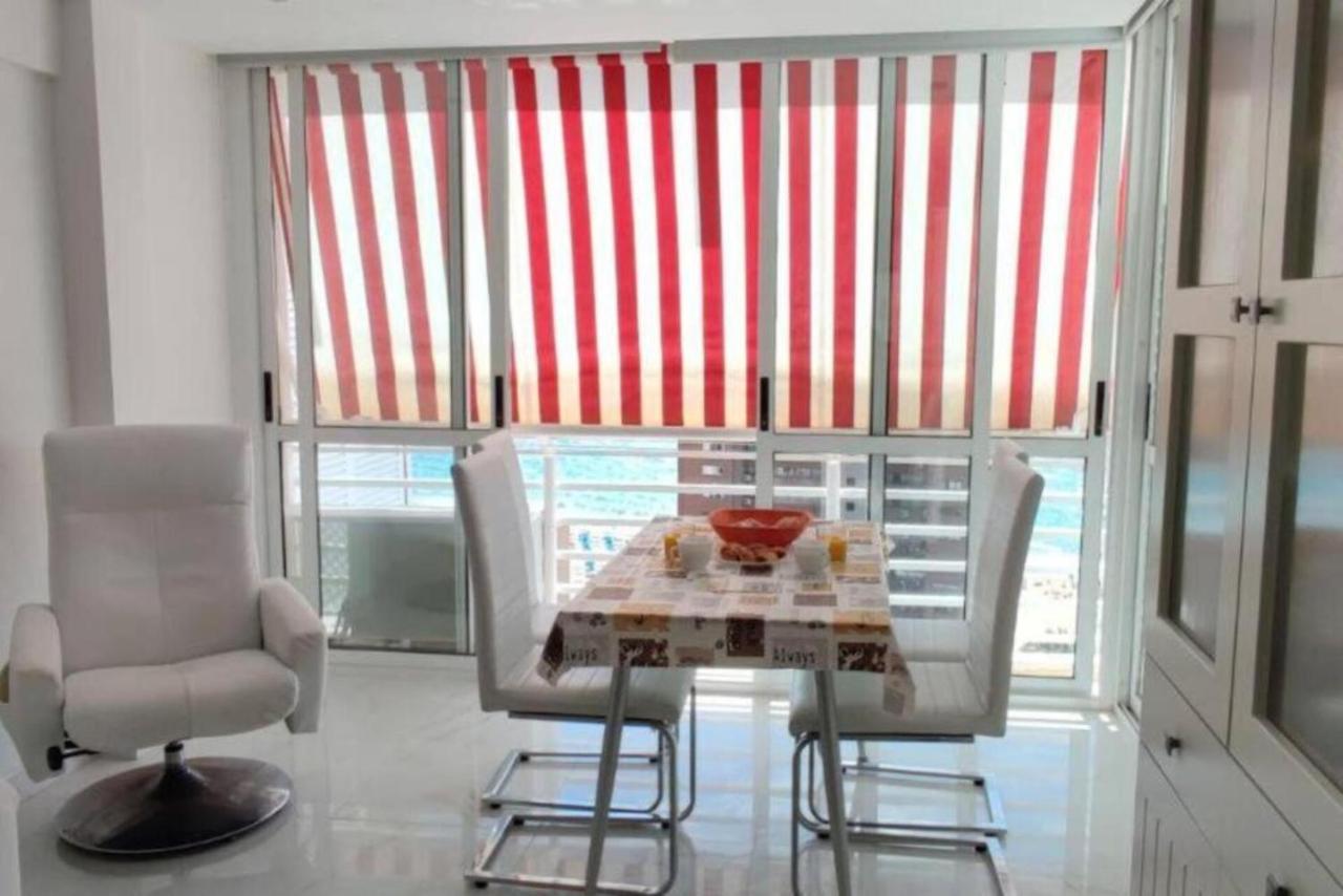 Los Caballos Vip Playa Levante 베니돔 외부 사진